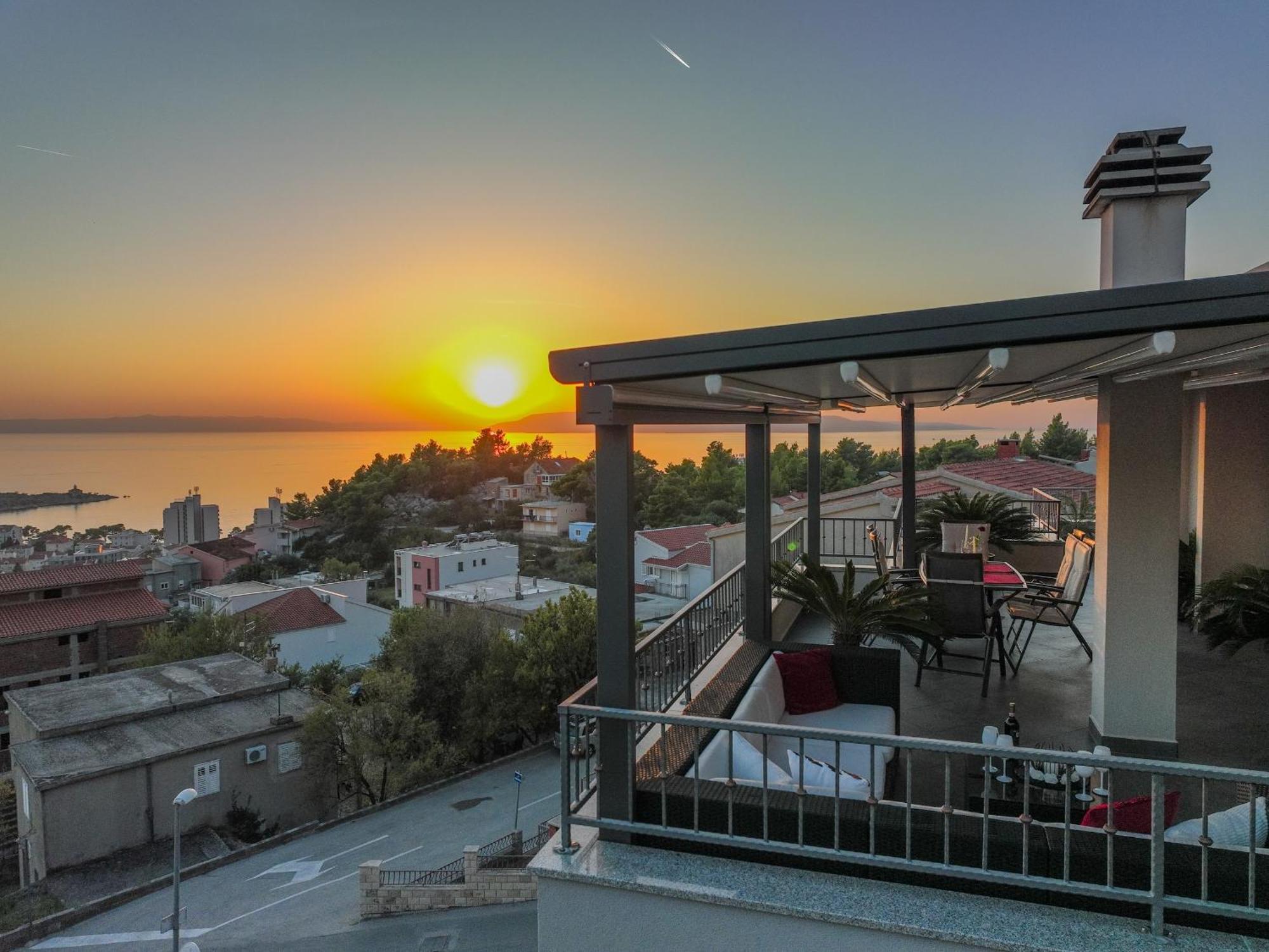 Penthouse Sunset Apartment